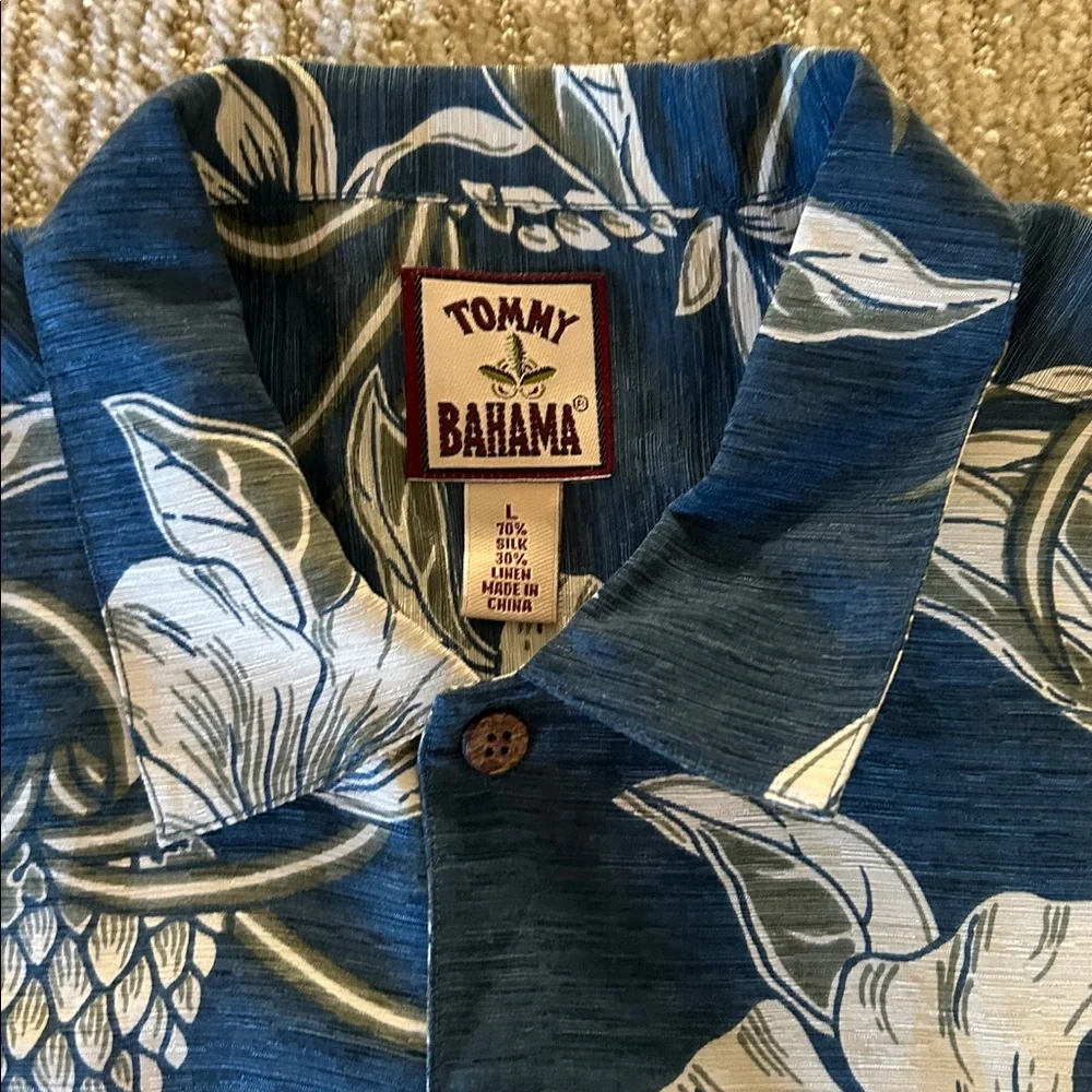 Men’s Tommy Bahama shirt in mint condition - Picture 2 of 3